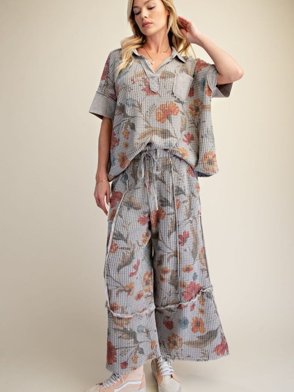 EASEL SIGNATURE PRINT WASHED WAFFLE KNIT TOP 60%COTTON 40%POLYESTER